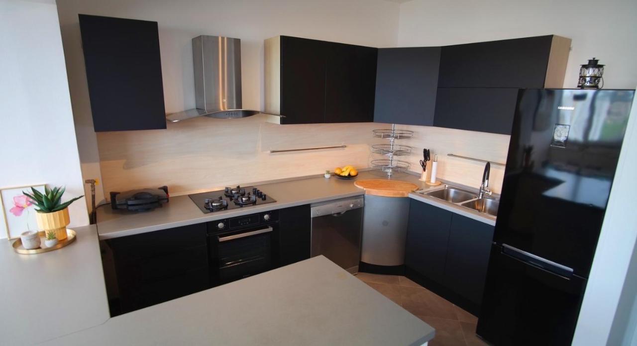 Apartment Flora พูลา ภายนอก รูปภาพ