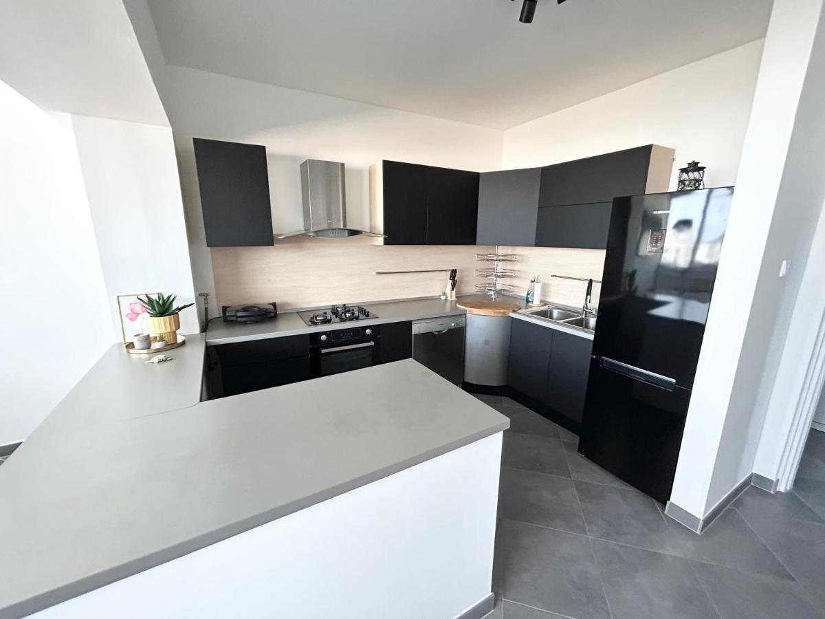 Apartment Flora พูลา ภายนอก รูปภาพ