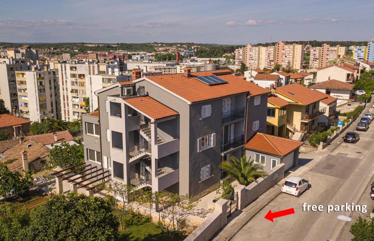 Apartment Flora พูลา ภายนอก รูปภาพ